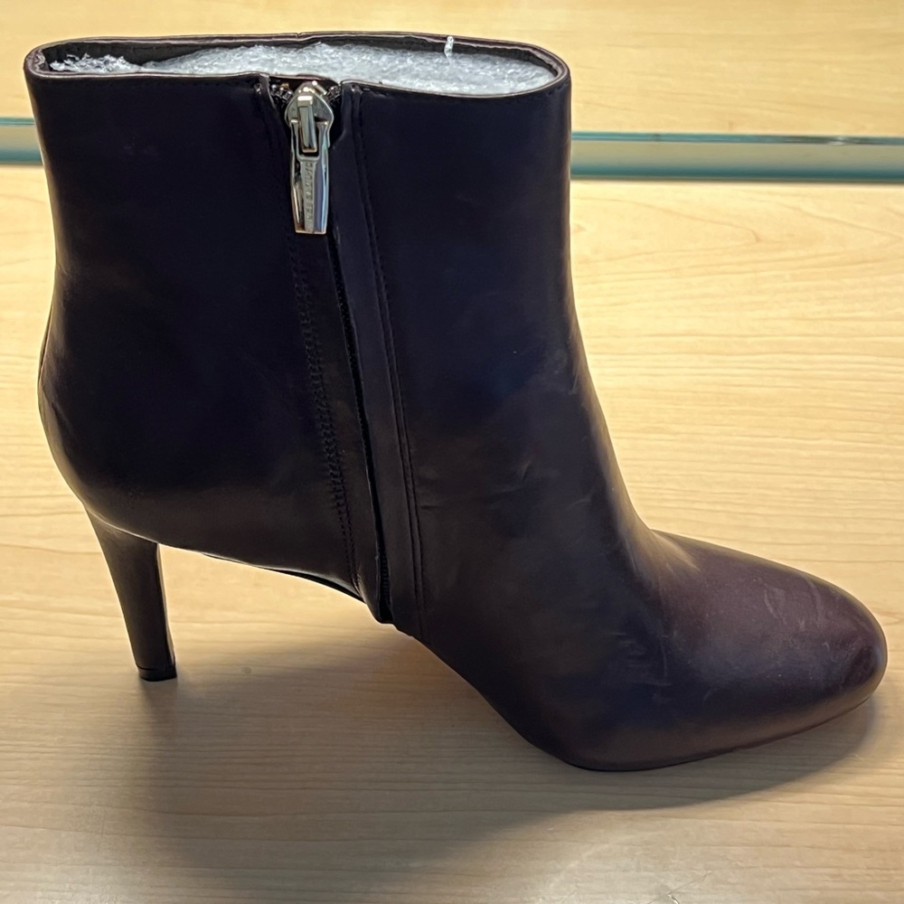 Vince Camuto ankle boots NWOT